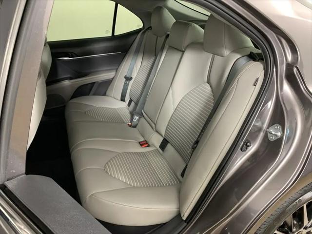 2022 Toyota Camry SE Hybrid