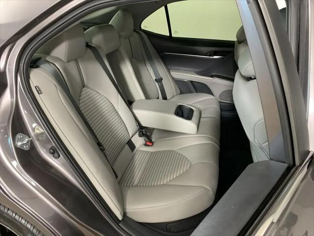 2022 Toyota Camry SE Hybrid