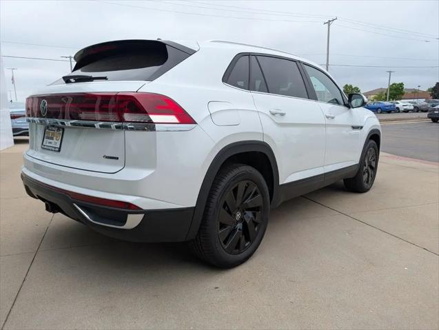 2026 Volkswagen Atlas Cross Sport SE with Technology
