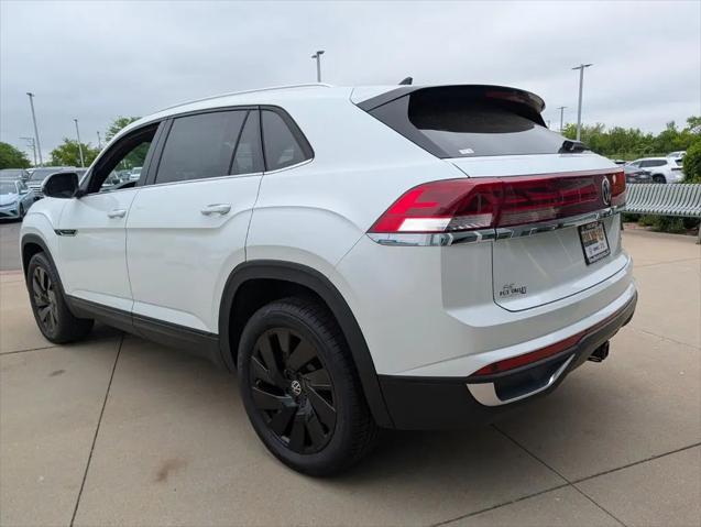 2026 Volkswagen Atlas Cross Sport SE with Technology