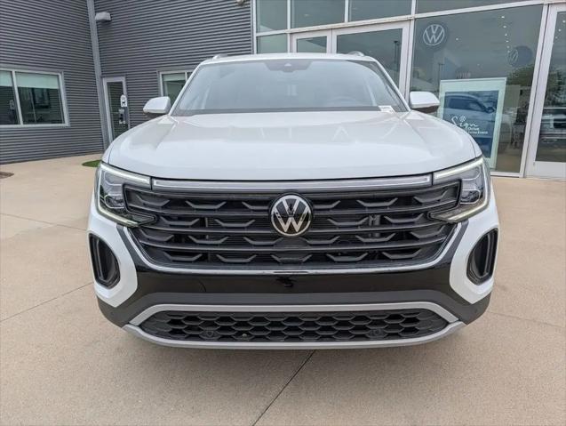 2026 Volkswagen Atlas Cross Sport SE with Technology
