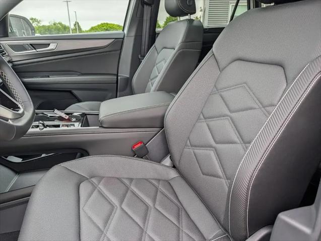 2026 Volkswagen Atlas Cross Sport SE with Technology