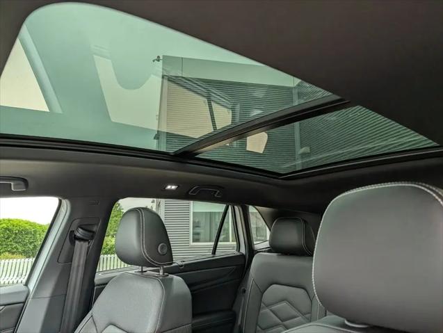 2026 Volkswagen Atlas Cross Sport SE with Technology