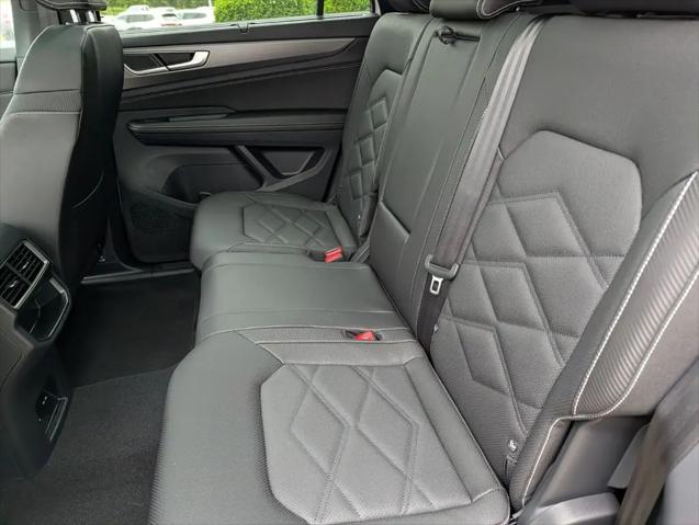 2026 Volkswagen Atlas Cross Sport SE with Technology