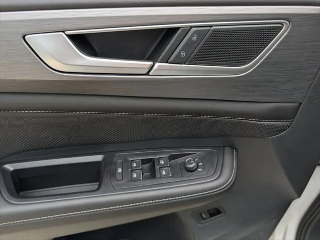 2026 Volkswagen Atlas Cross Sport SE with Technology