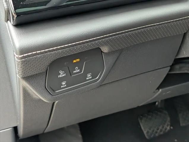 2026 Volkswagen Atlas Cross Sport SE with Technology