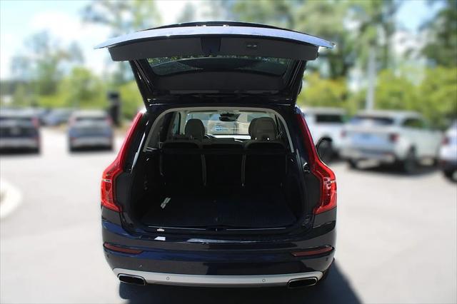 2017 Volvo XC90 T5 Momentum