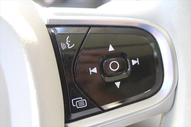 2017 Volvo XC90 T5 Momentum