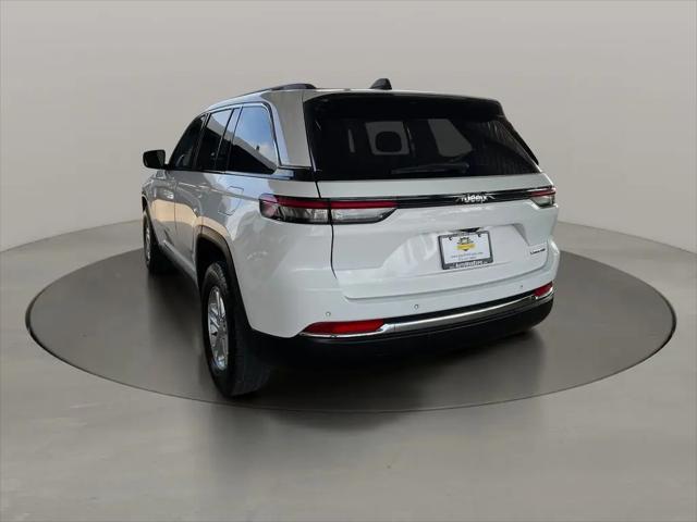 2024 Jeep Grand Cherokee Laredo 4x2