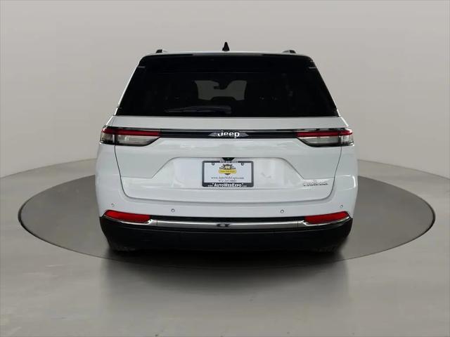 2024 Jeep Grand Cherokee Laredo 4x2