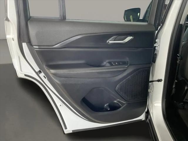 2024 Jeep Grand Cherokee Laredo 4x2