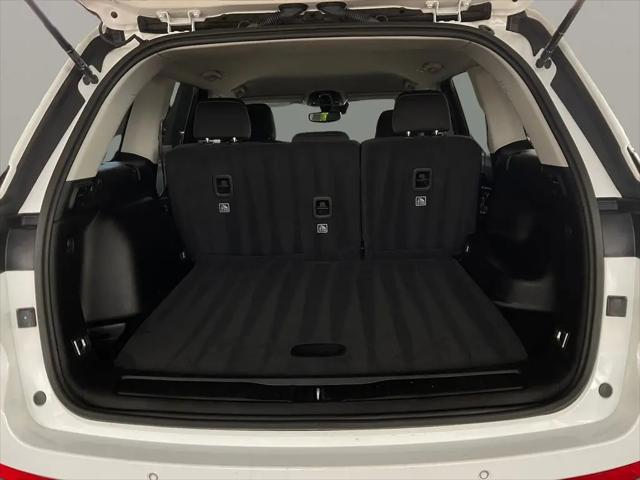 2024 Jeep Grand Cherokee Laredo 4x2