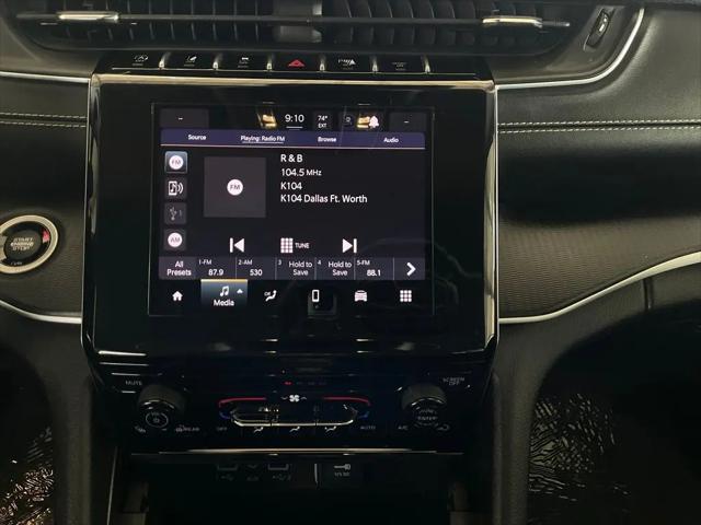 2024 Jeep Grand Cherokee Laredo 4x2