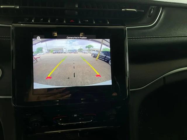 2024 Jeep Grand Cherokee Laredo 4x2