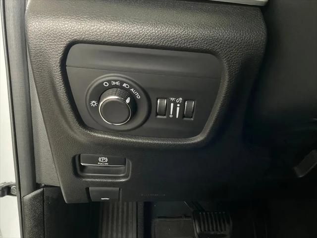 2024 Jeep Grand Cherokee Laredo 4x2