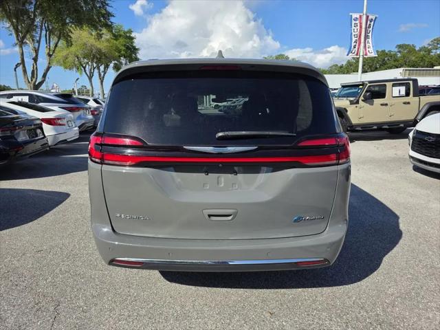 2021 Chrysler Pacifica Hybrid Touring L