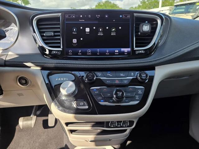 2021 Chrysler Pacifica Hybrid Touring L