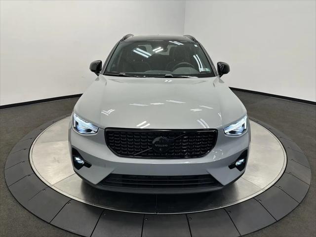 2026 Volvo XC40 Black Edition Ultra, B5 AWD Gas (mild hybrid)