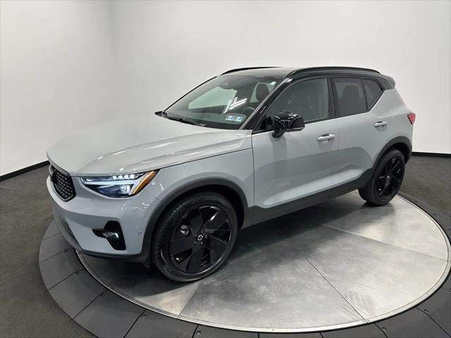 2026 Volvo XC40 Black Edition Ultra, B5 AWD Gas (mild hybrid)