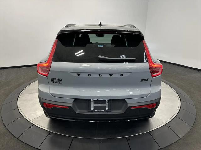 2026 Volvo XC40 Black Edition Ultra, B5 AWD Gas (mild hybrid)