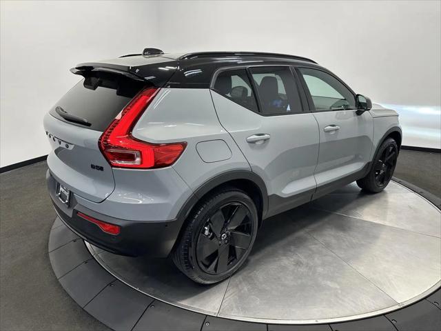 2026 Volvo XC40 Black Edition Ultra, B5 AWD Gas (mild hybrid)