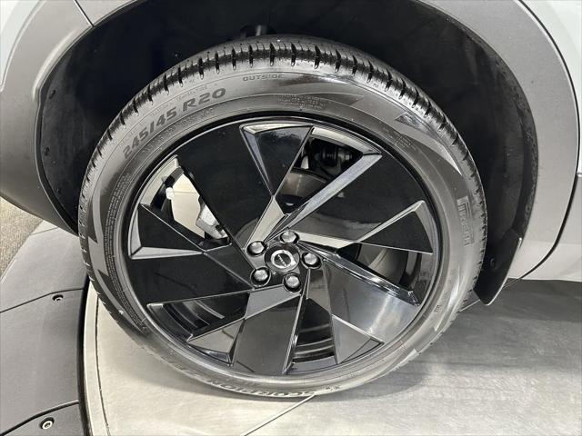 2026 Volvo XC40 Black Edition Ultra, B5 AWD Gas (mild hybrid)