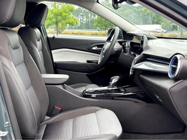 2025 Chevrolet Trax FWD LT