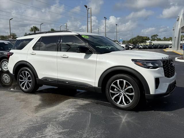 2025 Ford Explorer ST-Line