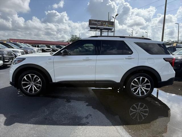 2025 Ford Explorer ST-Line
