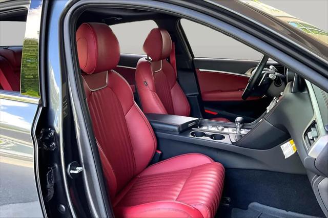 2025 Genesis G70 2.5T RWD