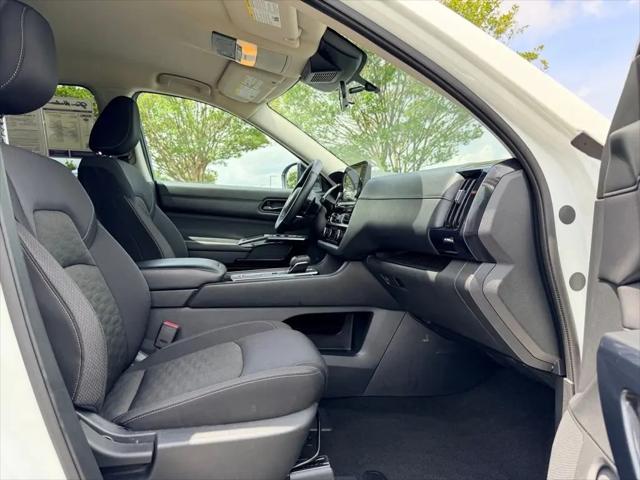2024 Nissan Pathfinder SV FWD
