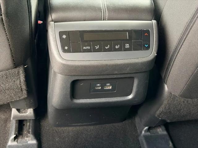 2024 Nissan Pathfinder SV FWD