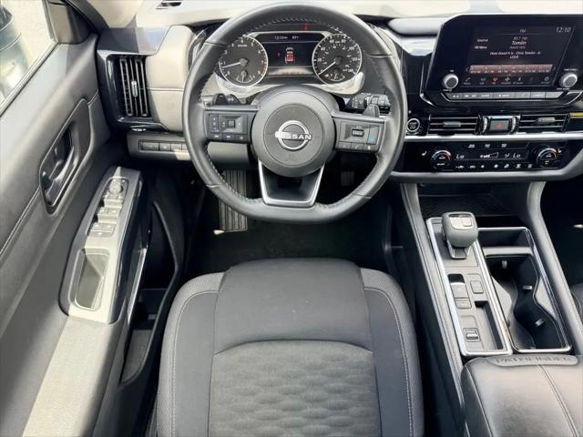 2024 Nissan Pathfinder SV FWD