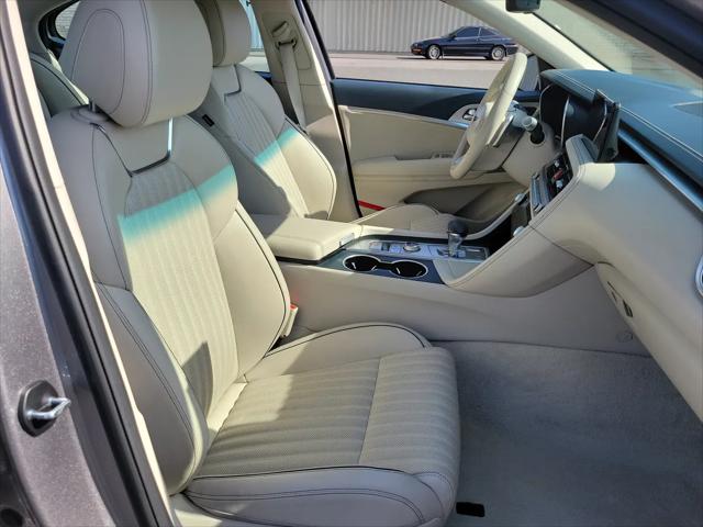 2026 Genesis G70 2.5T RWD Prestige