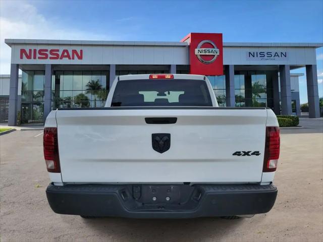 2024 Ram 1500 Classic Warlock Crew Cab 4x4 5'7" Box