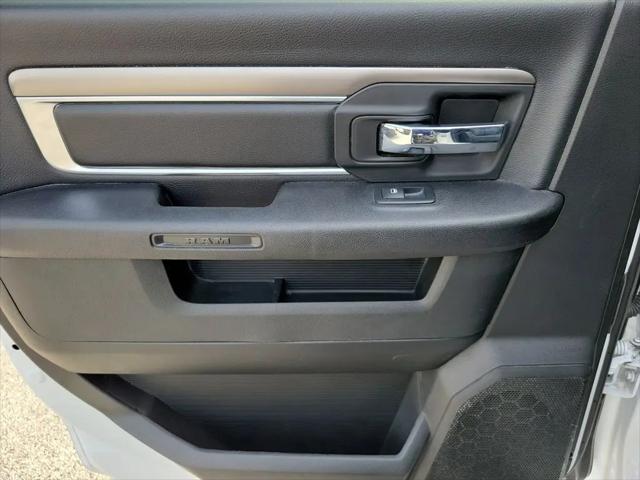2024 Ram 1500 Classic Warlock Crew Cab 4x4 5'7" Box