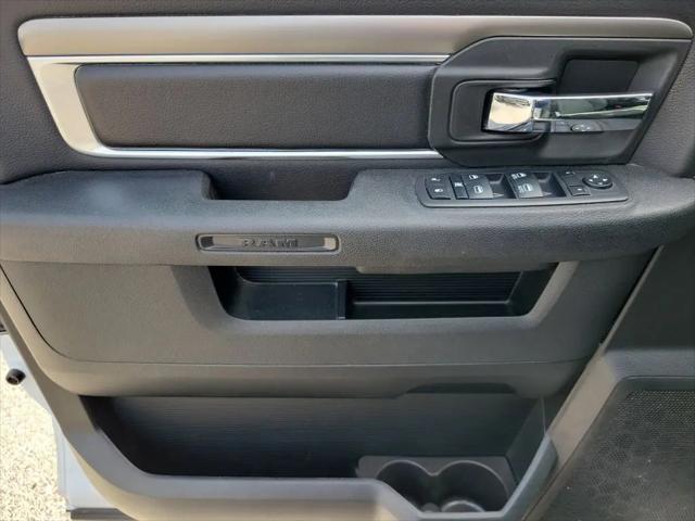 2024 Ram 1500 Classic Warlock Crew Cab 4x4 5'7" Box