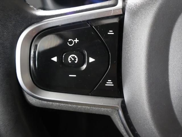 2023 Volvo XC90 B6 Core
