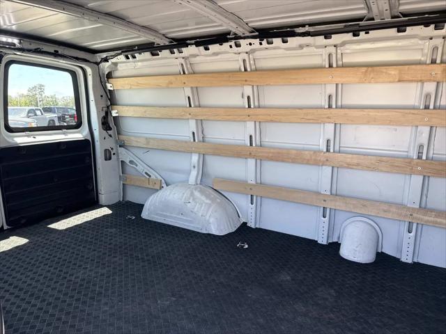 2023 GMC Savana Cargo RWD 2500 Regular Wheelbase Work Van
