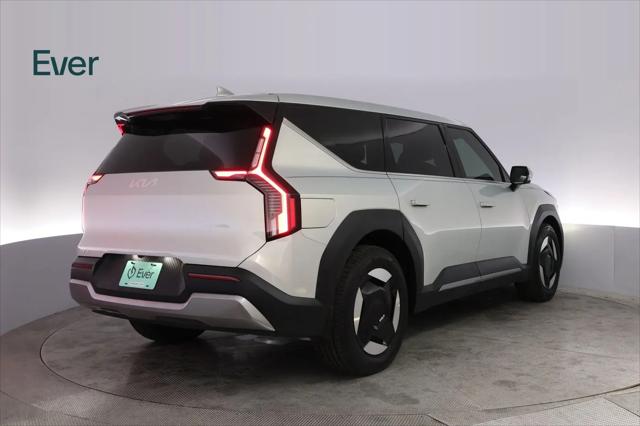 2026 Kia EV9 Light Long Range