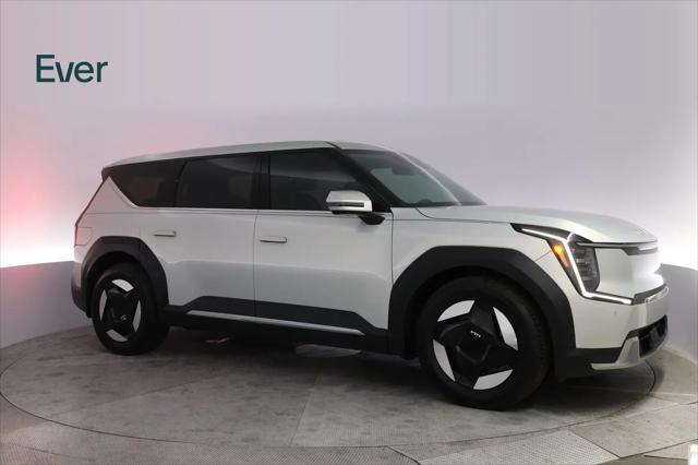 2026 Kia EV9 Light Long Range