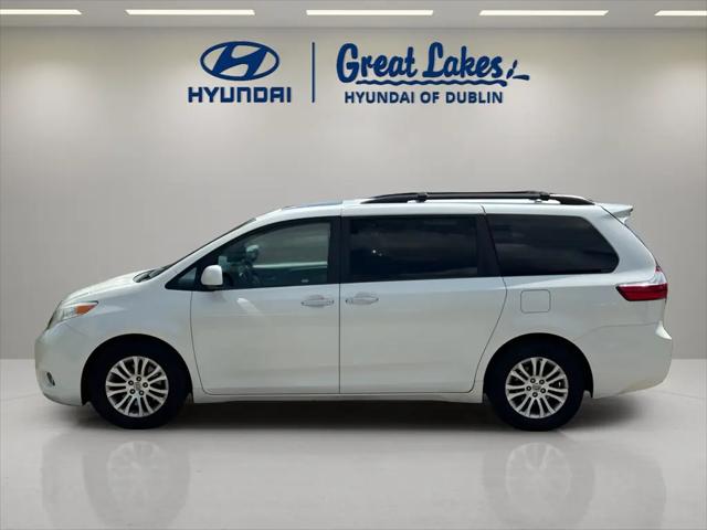 2017 Toyota Sienna XLE 8 Passenger