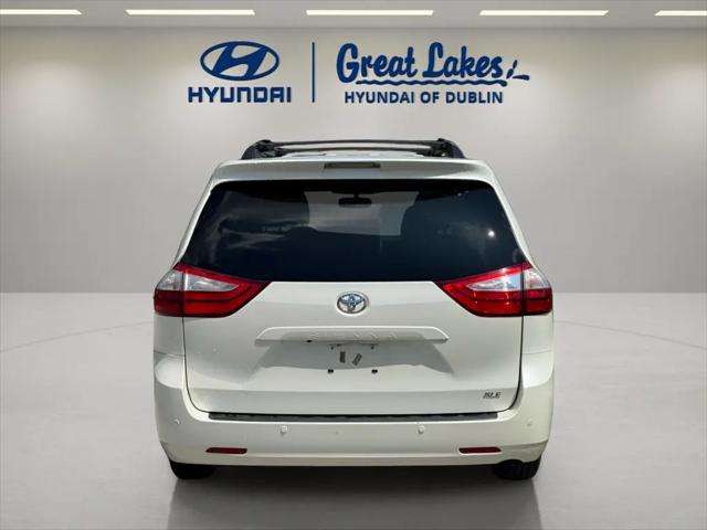 2017 Toyota Sienna XLE 8 Passenger