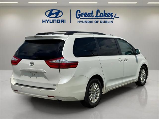 2017 Toyota Sienna XLE 8 Passenger