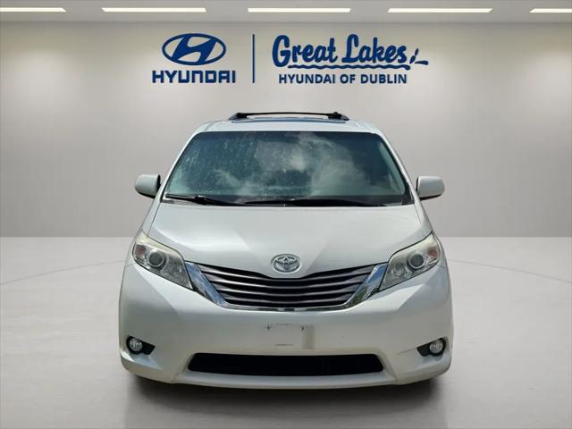 2017 Toyota Sienna XLE 8 Passenger