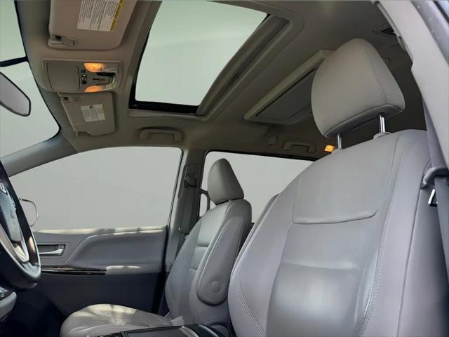 2017 Toyota Sienna XLE 8 Passenger