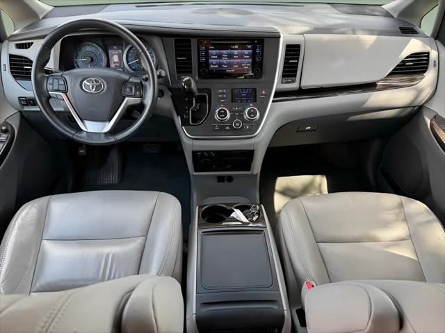 2017 Toyota Sienna XLE 8 Passenger