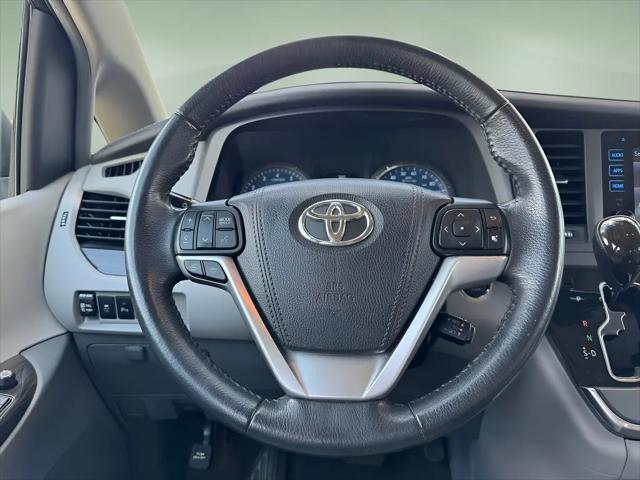 2017 Toyota Sienna XLE 8 Passenger