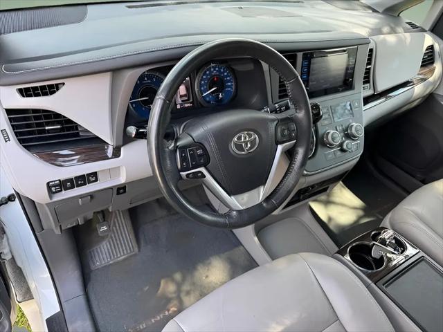 2017 Toyota Sienna XLE 8 Passenger