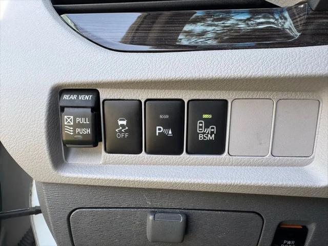 2017 Toyota Sienna XLE 8 Passenger